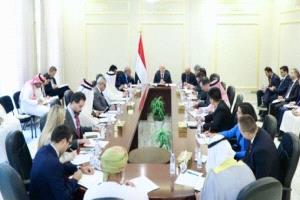 الرئاسي اليمني يعترض على رحلة إيرانية إلى صنعاء ويؤكد حماية سيادة البلاد
