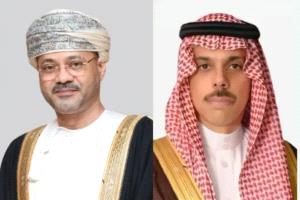 وزيرا خارجية السعودية وعُمان يبحثان تطورات المنطقة وأمن الملاحة بمضيق هرمز