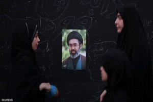 استمرار غياب مجتبى خامنئي في اليوم الثاني من جنازة والده