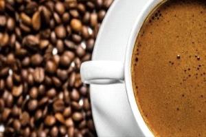 خطوات بسيطة للحفاظ على بياض أسنانك مع تناول القهوة