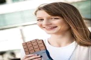 سر الانجذاب للشوكلاتة.. كيف تفسر العلوم والنفس رغبتنا الشديدة فيها؟