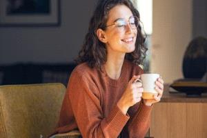 لماذا يتراجع شعور السعادة بعد زيادة الراتب أو شراء سيارة جديدة؟.. التفسير العلمي