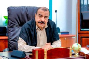 بن بريك يجمّد عضويته في تحضيرية مجلس حضرموت ويتهمها بالإقصاء وتغليب المصالح الحزبية
