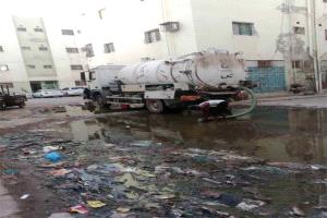 استجابةً لشكاوى المواطنين.. إنهاء مشكلة طفح الصرف الصحي بالمدينة التقنية في العاصمة عدن