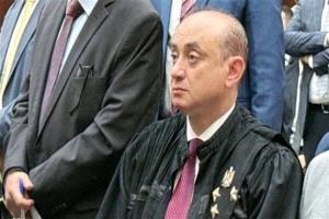 
وفاة المحامي المصري عصام البطاوي خلال مرافعته أمام المحكمة

