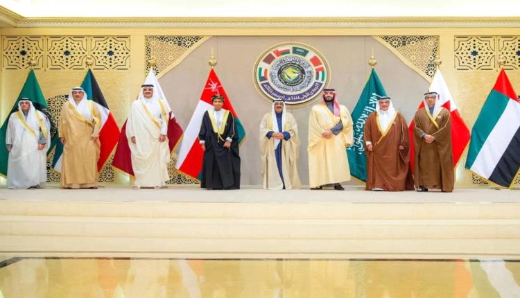 ولي العهد السعودي يواسي أسرة الرئيس اليمني الراحل عبدربه منصور هادي
