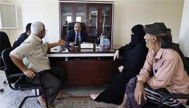 وكيل أول لحج يتفقد سير العمل بالمرافق الحكومية ويشيد بانضباط الموظفين بعد إجازة العيد