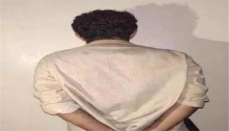 أمن لودر يضبط أخطر مهربي مهاجرين أفارقة بعد اشتباك مسلح ويصيب أحد أفراد الأمن
