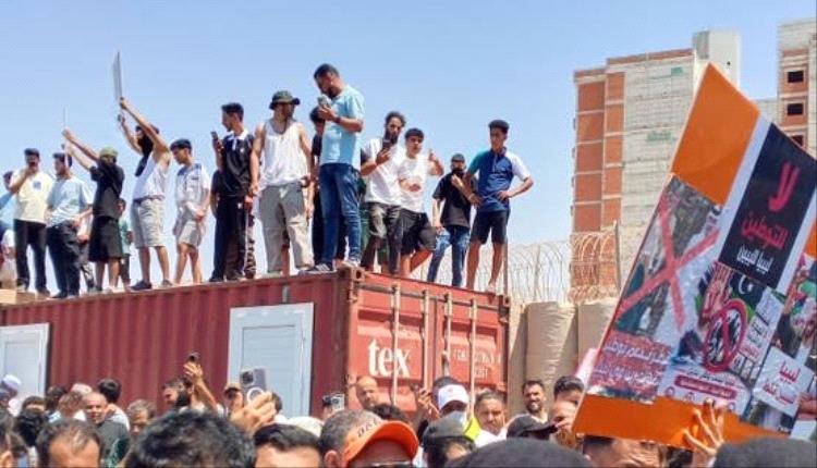 تصاعد الاحتجاجات في طرابلس وإغلاق مقار أممية رفضاً لخطط توطين المهاجرين