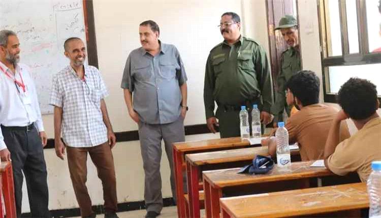 مدير أمن عدن يتفقد مراكز امتحانات الثانوية ويشدد على تعزيز الإجراءات الأمنية