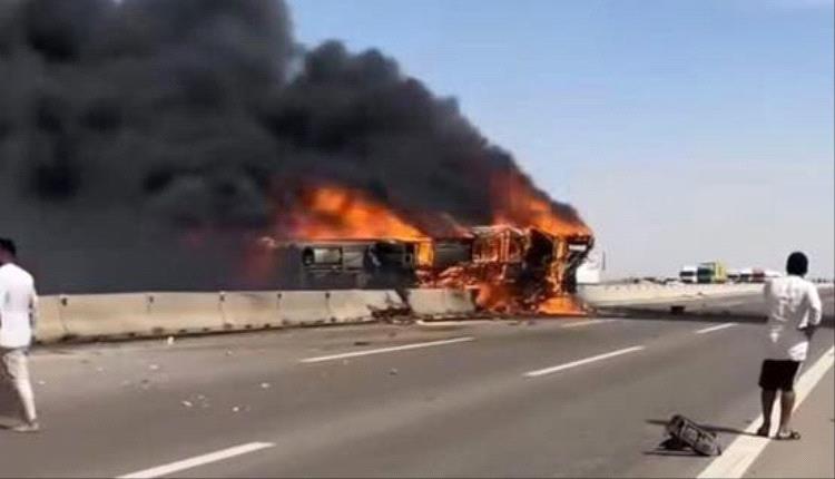 مصرع 21 شخصاً وإصابة 19 في حادث مروع بين حافلة وشاحنة جنوب العراق