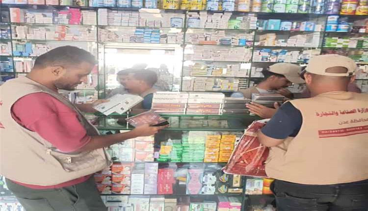 حملات رقابية في صيرة لضبط أسعار الأدوية والأسواق وتسجيل مخالفات بحق صيدليات ومحال تجارية