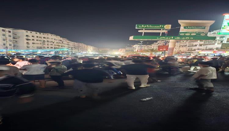 احتجاجات ليلية في عدن للمطالبة بتحسين خدمة الكهرباء
