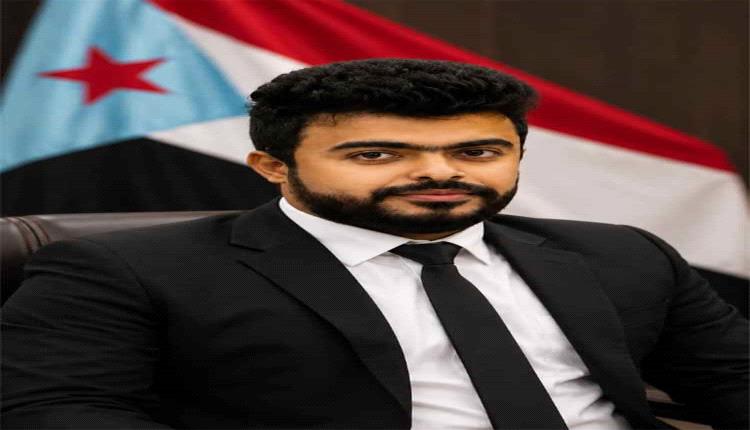 مطالبات بتكاتف الجهود لتحسين الكهرباء والخدمات في عدن وسط استمرار معاناة السكان