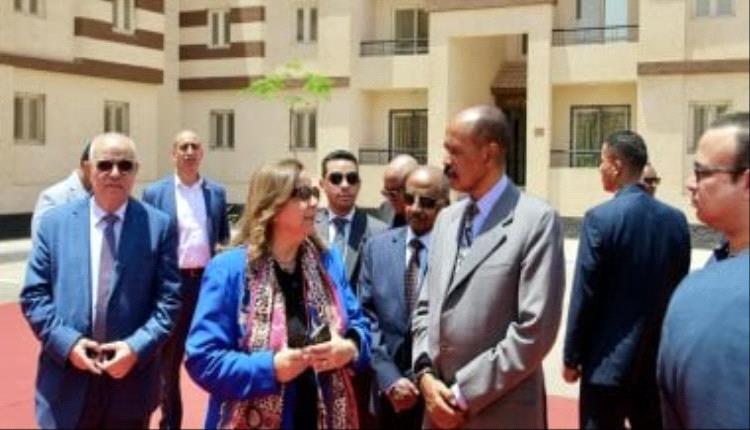 رئيس إريتريا يطلع على مشروع "سكن لكل المصريين" ويثني على نجاحه
