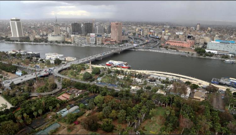 تحقيق في حادثة سقوط طائرة تدريب مدنية بمصر