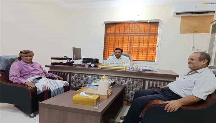جامعة المهرة تبحث تطوير برامج الدراسات العليا وتستعد لإطلاق تخصصات أكاديمية جديدة