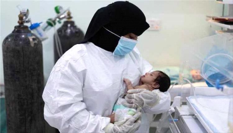 الأمم المتحدة: اليمن يتصدر عربياً في وفيات الأمهات وسط انهيار التمويل الإنساني

