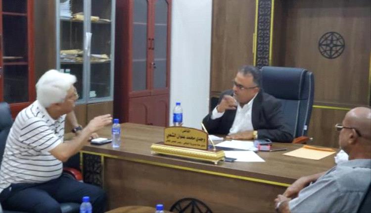 الشعبي وكتبي يبحثان خطط لتطوير السياحة وحصر المعالم الأثرية في مديرية التواهي