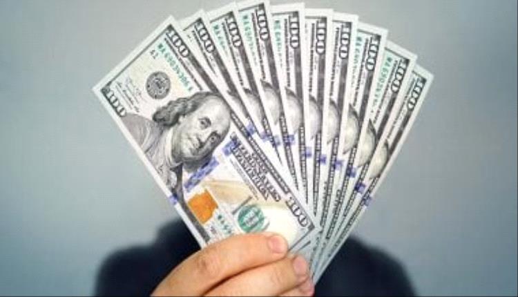 الدولار يتراجع دون 50 جنيهاً في البنوك المصرية مع بداية تعاملات الأربعاء