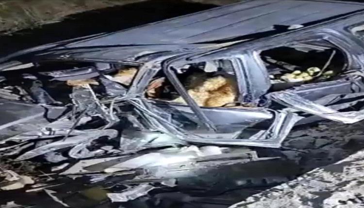 حادث مروع في نقيل الشق بإب يودي بحياة ثلاثة مسافرين