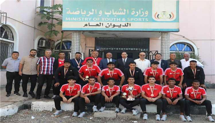 تكريم بعثة منتخب كرة اليد بعد إحراز برونزية بطولة دولية في بنغلاديش