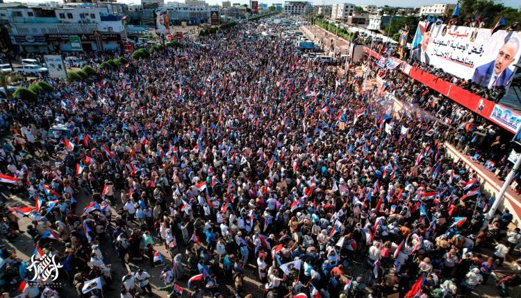 مشاهد من السماء تكشف زخم الحضور الجماهيري في فعالية عدن الكبرى