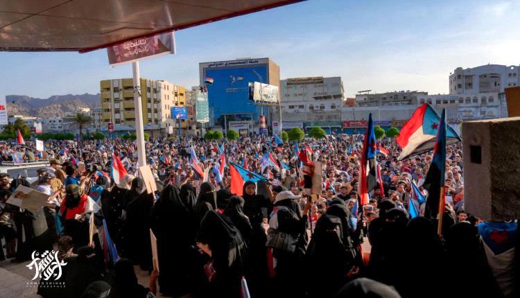 مقال سياسي: دعوات لمراجعة تعامل السعودية مع الملف الجنوبي بعيداً عن منطق “التفاهمات المؤقتة”
