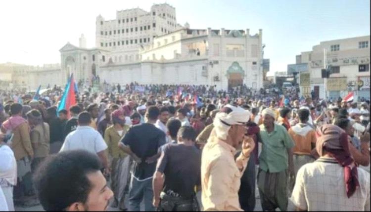 حقوقية دولية تدين استخدام القوة ضد احتجاجات سلمية في عدن وسيئون وتطالب بتحقيق عاجل
