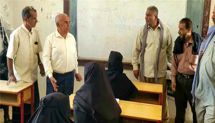 مدير تربية لودر يتفقد سير اختبارات الثانوية العامة في مركز الصرة