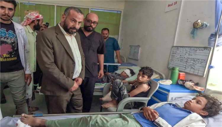 محافظ الضالع يتفقد مصابي فاجعة الريبي ويؤكد توفير الرعاية الطبية اللازمة