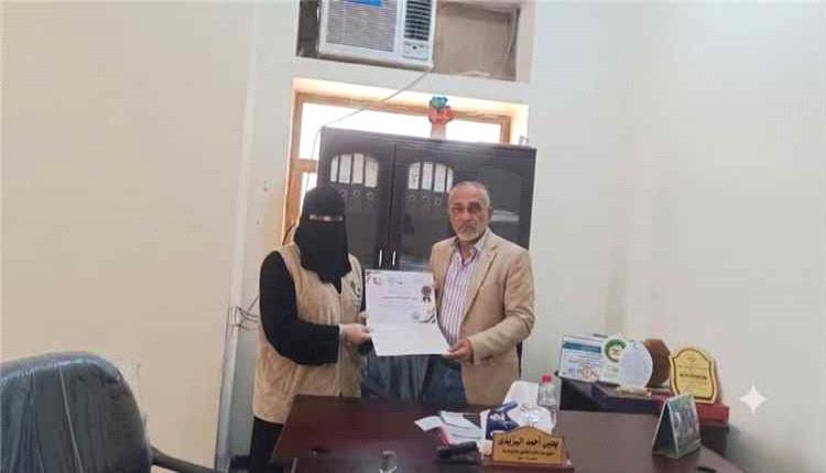 تكريم مدير الشؤون الاجتماعية بأبين تقديراً لدعمه للمبادرات التنموية