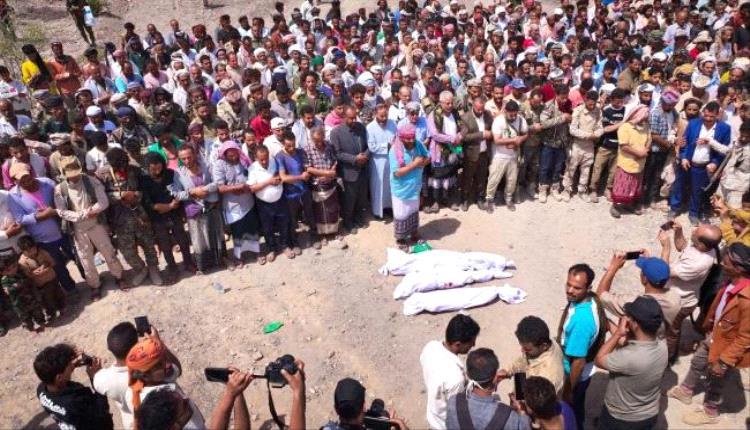 تشييع مهيب لأطفال قرية الريبي ضحايا جسم متفجر في الضالع