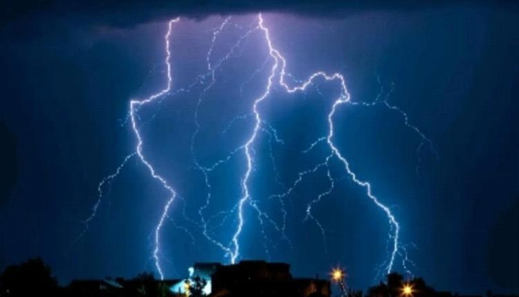 صاعقة رعدية تودي بحياة أسرة كاملة في إب وسط مطالبات بالتحقيق في أسباب الحادث