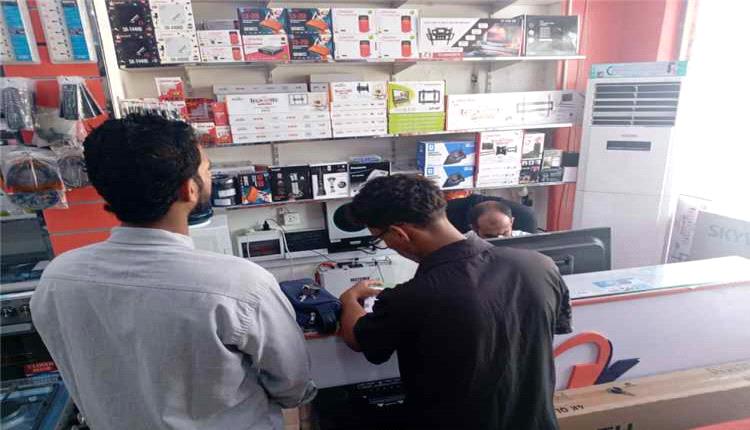 فرق رقابية بساحل حضرموت تكثّف جولاتها الميدانية لضبط الأسواق والالتزام بالأسعار