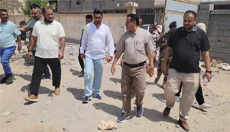 مدير عام المنصورة يدشن مشروع إنشاء حديقة جديدة في بئر فضل لتعزيز المساحات الخضراء