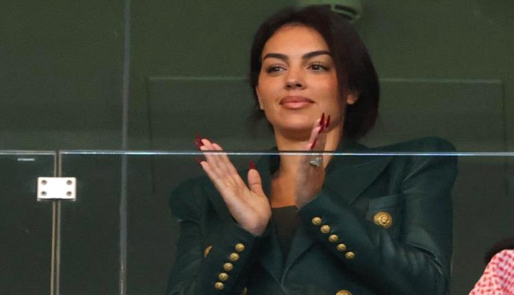 عائلة كريستيانو رونالدو تحضر أولى مبارياته في كأس العالم 2026 وتفاعل واسع مع ظهورهم في المدرجات