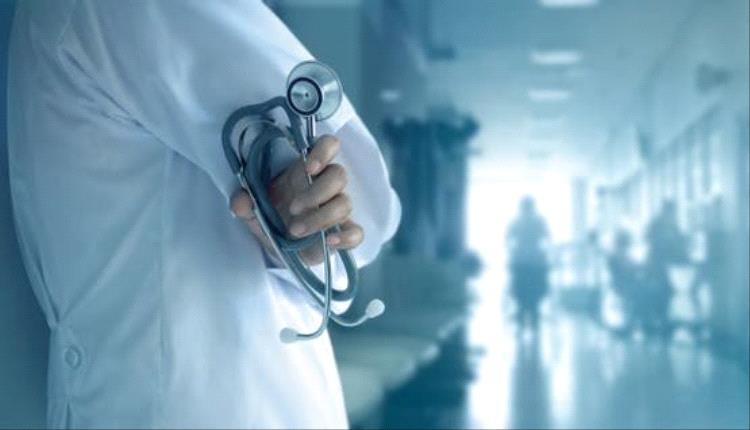 نقابة الأطباء في مصر تدعو لتقليص مقاعد الطب وتشدد على ضبط معايير القبول