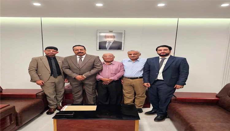 نقابة المهندسين بحضرموت تبحث مع وزير الأشغال في عدن تعزيز التعاون وتطوير القطاع الهندسي