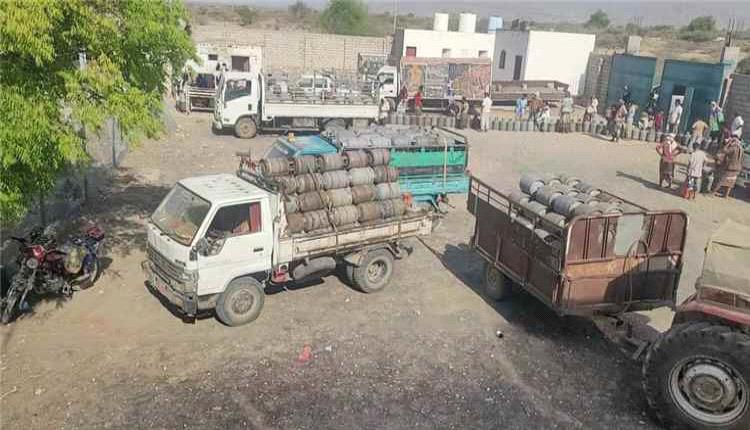 محطة الكور في لودر تستأنف توزيع الغاز وسط إقبال واسع ومطالب بزيادة الكميات