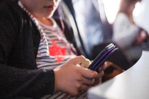 الهيئة الإعلامية في الجزائر توقف بث برنامج بعد جدل حول انتهاك خصوصية طفلة