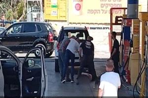 قتيل و5 مصابين في إطلاق نار وسط إسرائيل 