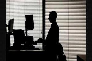 دراسات طبية: الجلوس الطويل يرفع مخاطر أمراض القلب حتى مع ممارسة الرياضة