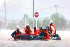 اليابان تستنفر لمواجهة العاصفة "ميكالا".. إجلاء أكثر من مليوني شخص وتحذيرات من فيضانات وانهيارات