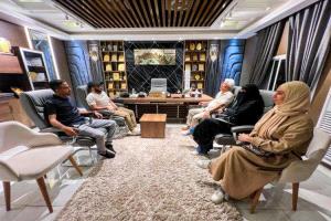 مباحثات في صيرة بعدن لتعزيز القطاع السياحي وإبراز المعالم التاريخية