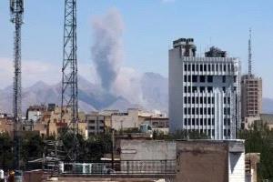 أسوشيتدبرس: تصعيد إيران وإسرائيل يهدد بجر الشرق الأوسط لحرب شاملة