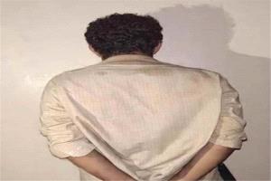 أمن لودر يضبط أخطر مهربي مهاجرين أفارقة بعد اشتباك مسلح ويصيب أحد أفراد الأمن
