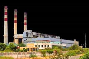 تعزيز إمدادات الوقود لمحطات الكهرباء في عدن ينعش آمال تحسن الخدمة