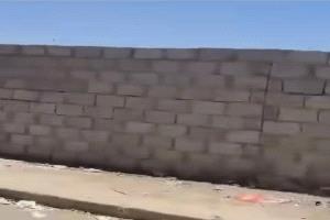 قيادي حوثي ينهب ارضية تابعة لكلية الشرطة بصنعاء

