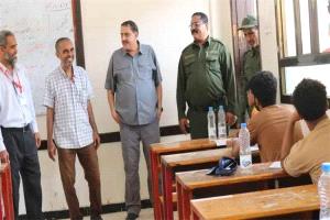 مدير أمن عدن يتفقد مراكز امتحانات الثانوية ويشدد على تعزيز الإجراءات الأمنية